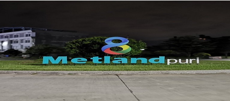 <strong>Gerbang RW08 Puri Utama</strong><br>Monumen RW08 Metland Puri